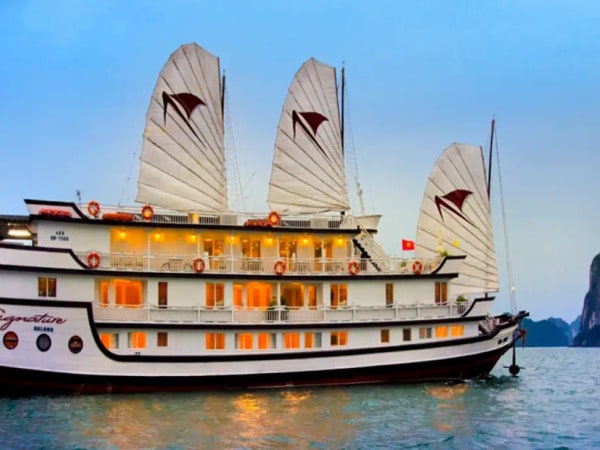 Halong Luxury Cruise: Unique 2 Days Halong Bay and Lan Ha Bay